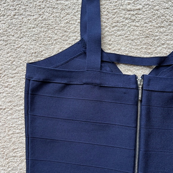 NEW GUESS Mirage Ottoman Cutout Bandage Crop Top Tank Top Sleeveless Navy Blue L - Picture 7 of 9